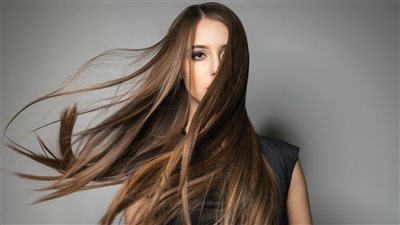 «خليكي أميرة» .. 4 خطوات لـ تطويل الشعر بسهولة في المنزل