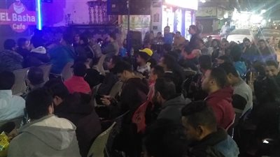 فيديو| هجمات مباراة القمة 117 تلهب حماس زبائن مقاهي عين شمس