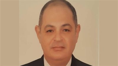 محافظ الغربية يشارك في ساعة الأرض بإضاءة الشموع أمام الديوان المحافظة