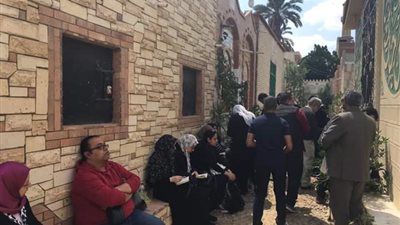 حارس قبر الكاتب أحمد خالد توفيق: تعلمت القراءة من رسائل محبينه