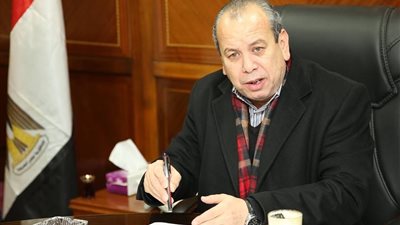 محافظ كفر الشيخ ينذر رئيس مدينة دسوق.. والسبب