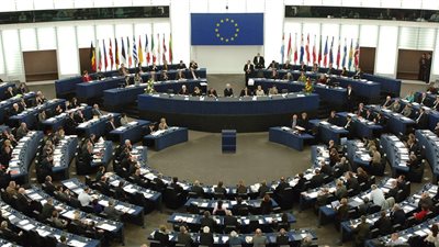 مصير «بريكست» بعد منح البرلمان الأوروبي الدخول دون تأشيرة بريطانية 