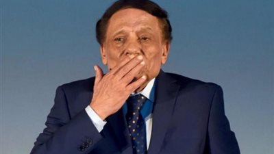 اكتئاب عادل إمام يضعه في الصدارة 