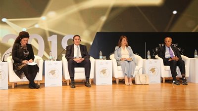 مجدي يعقوب يشارك المنتدى العالمي للتعليم العالي في يومه الثاني