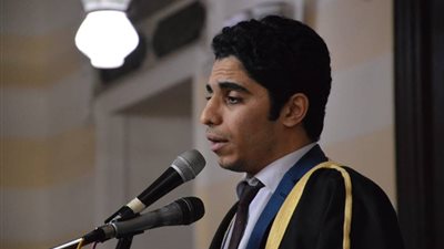 فيديو| بحنجرة ذهبية.. المبتهل محمد رشاد يتألق في الإنشاد الديني