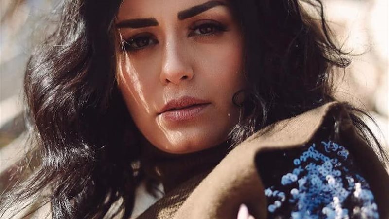  الفنانة منة فضالي