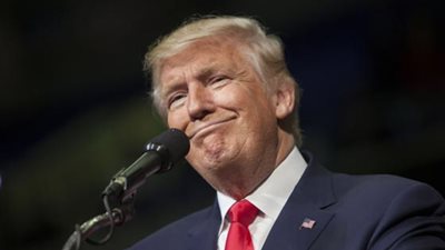 ترامب يعلق على «تقرير مولر» ويسخر من المعارضين الديموقراطيين