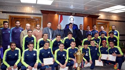 محافظ القليوبية يكرم المركز الأول في دوري مراكز الشباب 