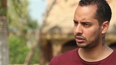 عمرو وهبة يداعب الجمهور بـ بوستر مسلسل «سوبر ميرو» في دراما رمضان 2019
