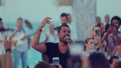 موعد طرح أغنية عمرو دياب مقدرش على النسيان 