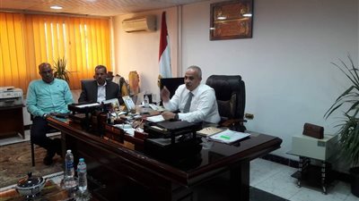 صور| رئيس مدينة سفاجا يعقد مؤتمرا لرموز جميع القبائل