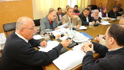 مناقشة تطوير مزلقانات السكة الحديد بكفر الشيخ 