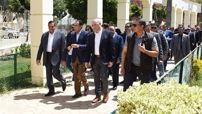 رئيس الوزراء يتفقد معرض المُنتجات اليدوية وصناعات الحرف برشيد