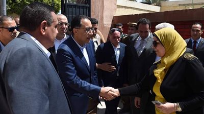 رئيس الوزراء يزور مدرسة على المغربي الإعدادية بنين برشيد