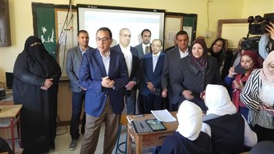 بنات مدرسة رشيد الثانوية لـ رئيس الوزراء: نظام الامتحانات تعجيزي