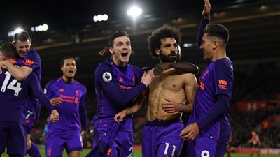 هتافات عنصرية ضد «محمد صلاح» والشرطة تتدخل 