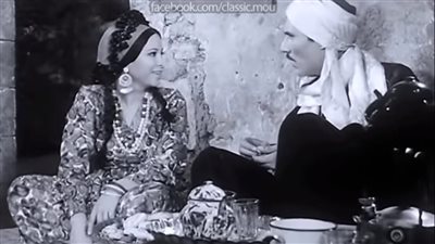 امرأة في مشهد| نفسى اتفرج على صندوق الدنيا 