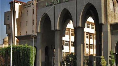 «بنطلون الأزهر» الأستاذ: أطبق نظريات علمية..الطلاب بين مؤيد ومعارض