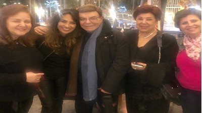 فيديو وصور| نجوم الفن في لقاء ابنة ناهد شريف .. احضان وبكاء وذكريات