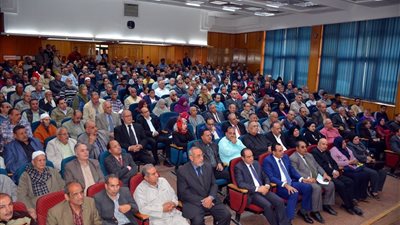 محافظ القليوبية يعقد لقاءا للمشاركة في الاستفتاء على الدستور