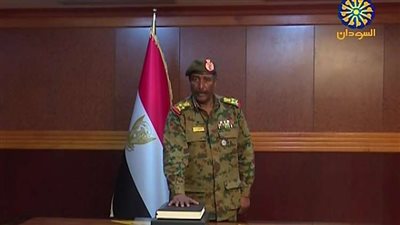رئيس المجلس العسكري الانتقالي: الدعوة مفتوحة للحوار لجميع أطياف المجتمع
