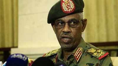 سياسيون سودانيون يكشفون لـ«بوابة المواطن» أسباب خلع بن عوف