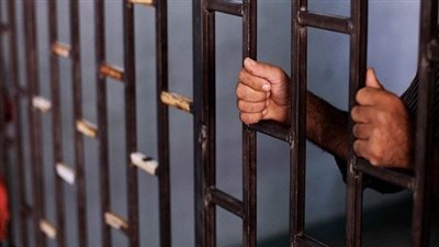 حبس تاجر تعدى على عامل بالسلاح بسبب مبلغ مالي بقليوب
