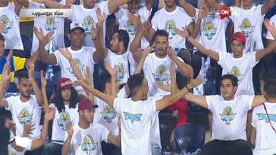 اتحاد الكرة يحسم عدد الجمهور في مباراة الأهلي وبيراميدز  