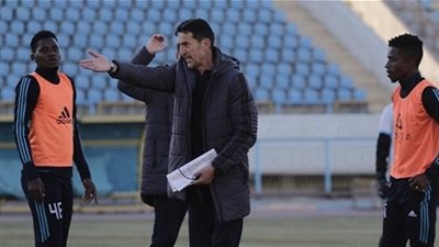 يانيفسكي يجتمع بنجم الإسماعيلي قبل موقعة الزمالك