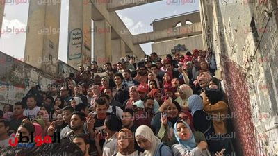 صور| توافد الآلاف من طلاب جامعة القاهرة على حفل حماقي 