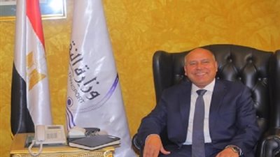 وزير النقل يصوت فى استفتاء الدستور بهذه المدرسة