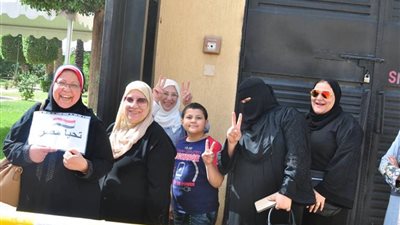 صور| إقبال كبير على لجان استفتاء التعديلات الدستورية في الرياض وجدة