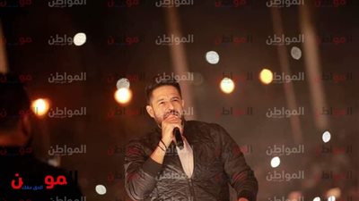 صور| محمد حماقي يبهر الحضور فى حفله بـ جامعة القاهرة 