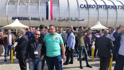 صور| الحشود أمام اللجان بمطار القاهرة للتصويت على التعديلات الدستورية 2019