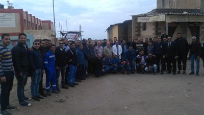 العاملين بحقل ظهر يدلوا بأصواتهم  في الاستفتاء على تعديلات الدستور 2019