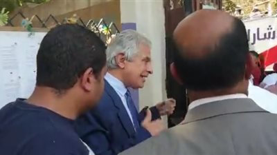 وائل الإبراشي يدلي بصوته في التعديلات الدستورية بـ مصر الجديدة