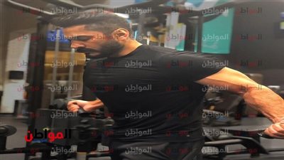«صور»| بـ «فورمة الساحل».. تامر حسني يشعل حفله بالرياض