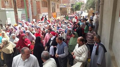 سيدات الغربية تحشدن مسيرة لحث المواطنين على الإدلاء بأصواتهم في الاستفتاء 