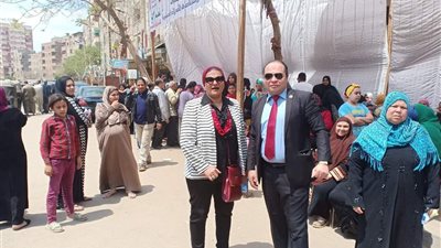 صور| قيادي بـ«بمستقبل وطن» يشيد بأهالي الجيزة أمام لجان الاستفتاء