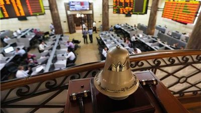 الهبوط يواصل مؤشرات البورصة في منتصف تعاملات أول جلسات الأسبوع
