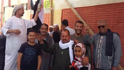 صور| تواجد كثيف أمام اللجان للاستفتاء على التعديلات الدستورية 2019 بالقليوبية