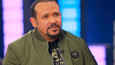 تفاصيل جنازة وعزاء والدة الفنان هشام عباس 