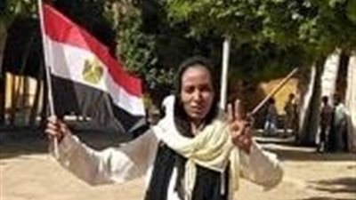سائقه التروسيكل التى كرمها السيسي تشارك في التعديلات الدستورية