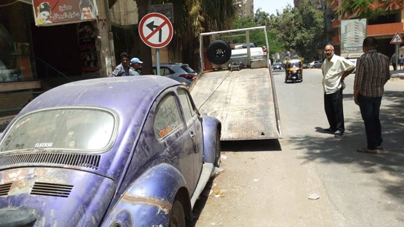 رفع 15 سيارة مجهولة