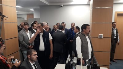 فيديو وصور| رئيس الوزراء يتفقد مركز الخدمات اللوجستية ببورسعيد