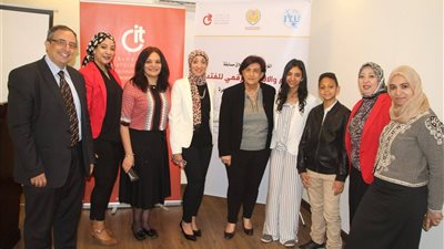 200 مليون امرأة أقل من الرجال يملكون« موبايل »