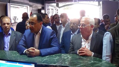 صور| رئيس الوزراء يتفقد المركز التكنولوجي بمناخ بورسعيد ويشيد به