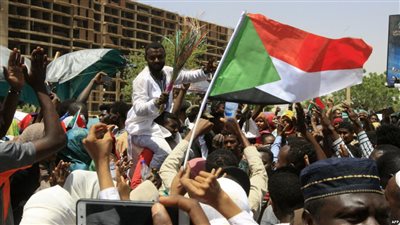 تنسيقية تيار الثورة السودانية: حذرنا من سلوك المجلس العسكري