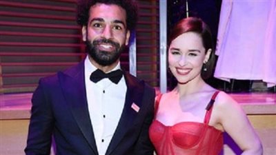 صورة محمد صلاح مع إميليا كلارك تشعل تويتر..«لا تحزني يا أم مكه»