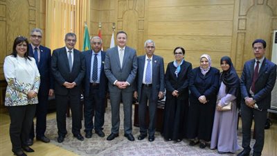 رئيس جامعة بنها يستقبل وفد جامعة رأس الخيمة لبحث سبل التعاون 